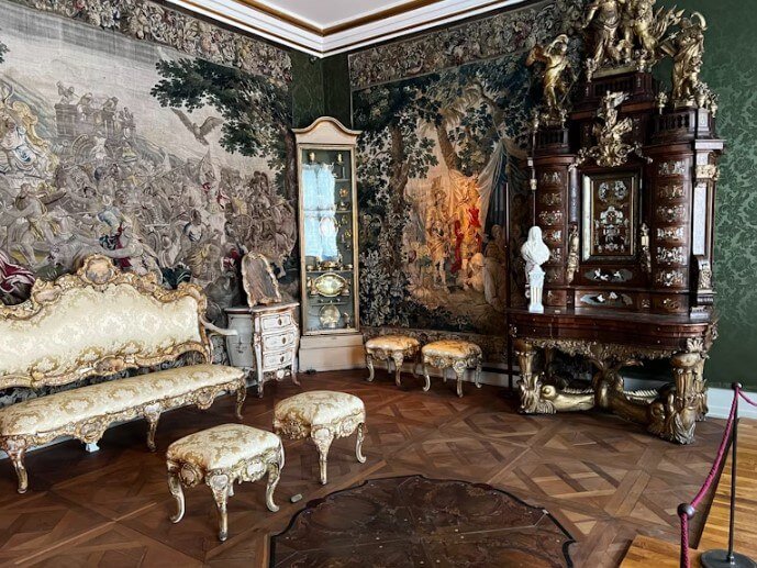 Antique estate buyers & liquidators Wellington South Florida. Updated 2025